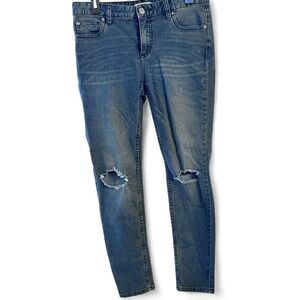 Free People (6/28) Distressed Knee Skinny Jeans
